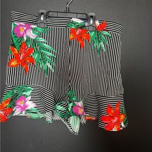 Who What Wear Black and White Striped pull on short with Floral Accents